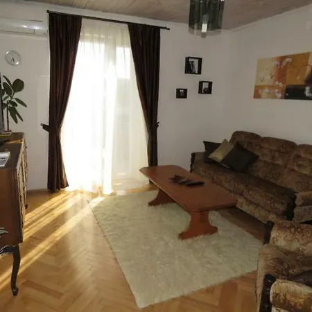 Appartement Tireli *