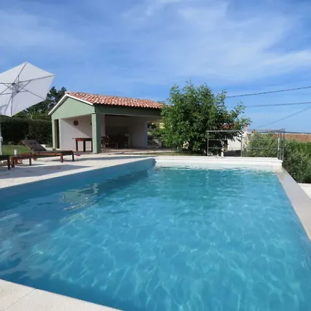 Appartement Tireli *